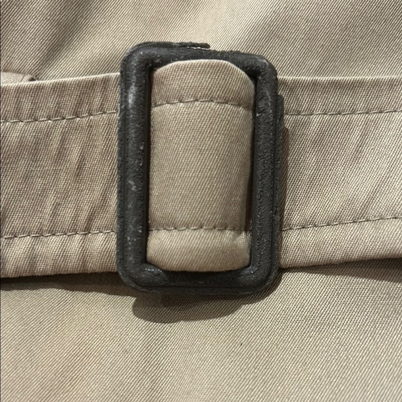 Worthington Beige Trench Coat with Belted Waist and Epaulettes Fully lined wool - Picture 13 of 17